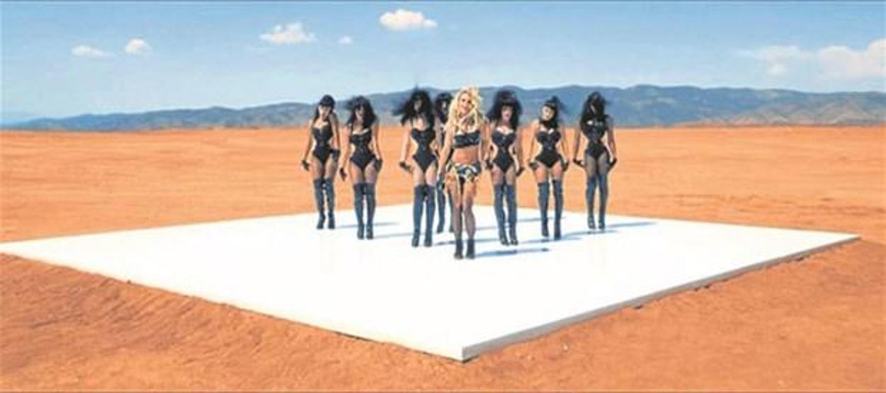 Aleyna Tilkinin Sen Olsan Bari klibi Britney Spears’ın taklidi mi