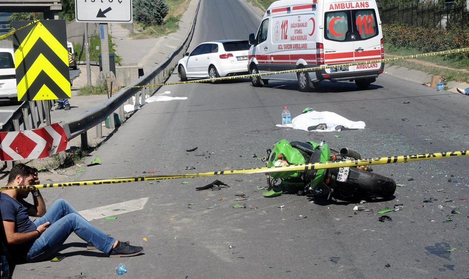 TEMde feci kaza Hatalı şerit değiştiren taksi motosikletlinin ölümüne neden oldu