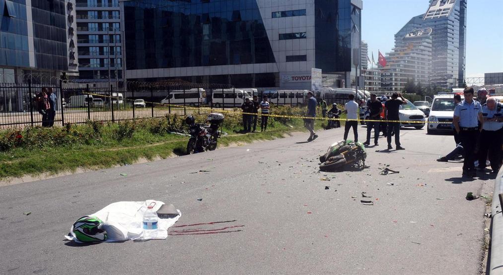 TEMde feci kaza Hatalı şerit değiştiren taksi motosikletlinin ölümüne neden oldu