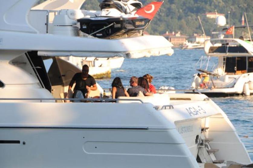 Gelin adayı Nazı üzecek kare Hüseyin Ağaoğlu teknesiyle çapkınlık turunda yakalandı