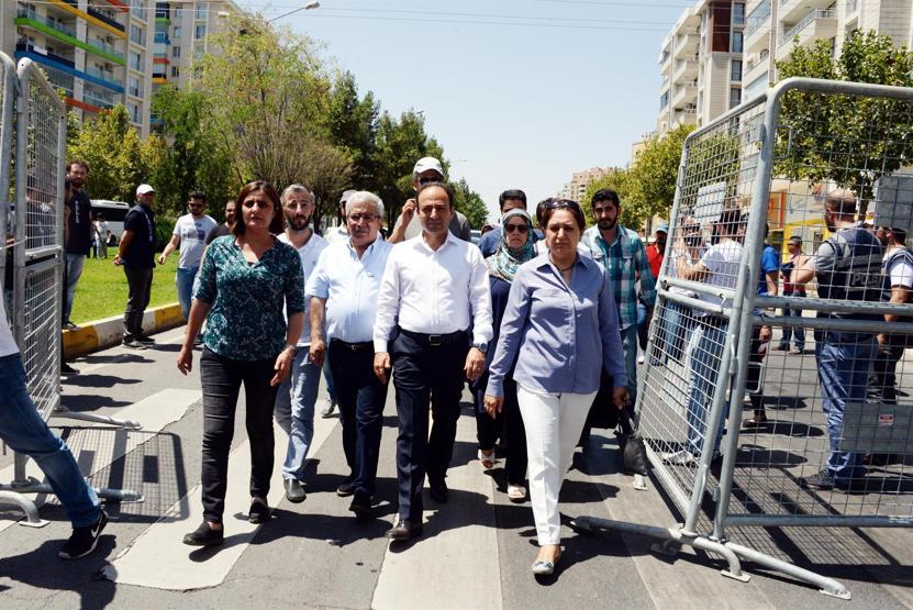 Baydemir: Darbeciler gelseydi, şu an Erdoğan da Demirtaş da cezaevindeydi