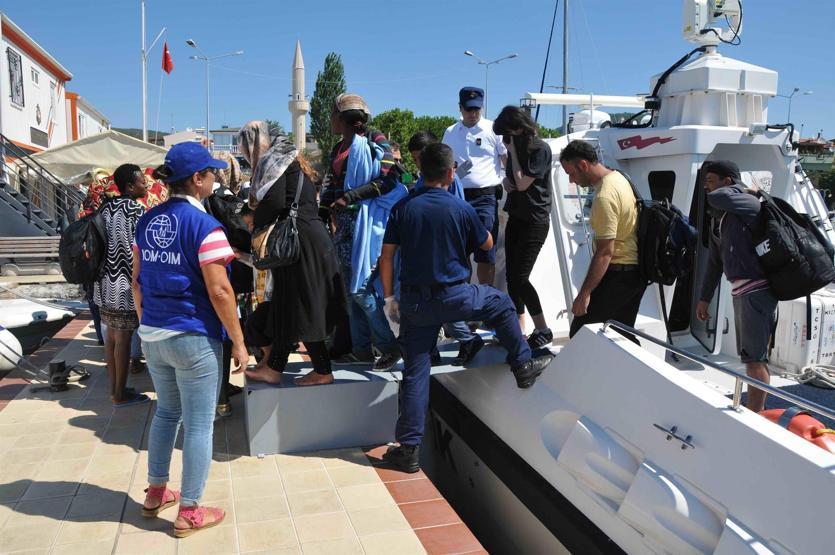 Çanakkalede denizde 60 kaçak yakalandı
