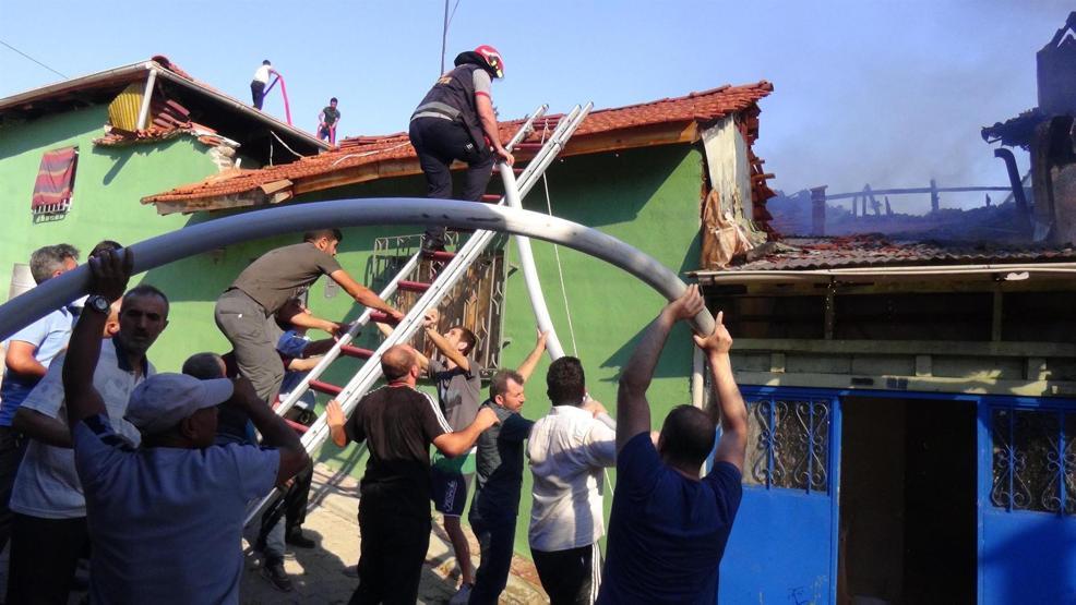 Tarihi konak kül oldu