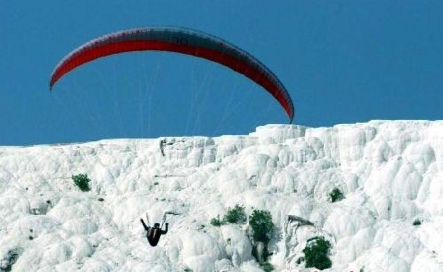 Pamukkale artık yamaç paraşütünün yeni adresi