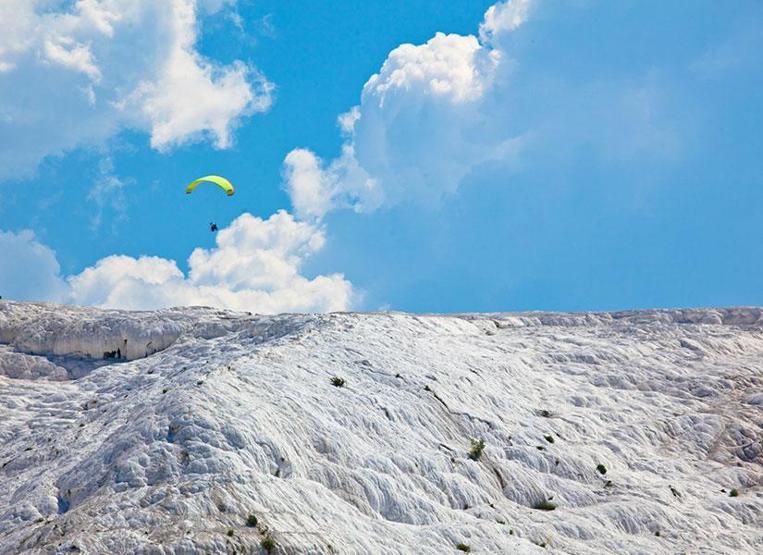 Pamukkale artık yamaç paraşütünün yeni adresi