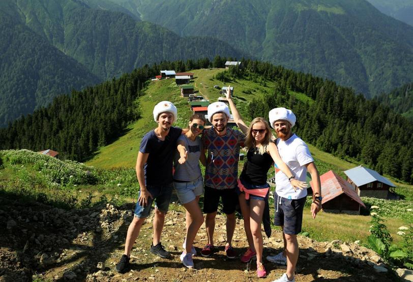 Rize yaylaları yabancı turistle doldu