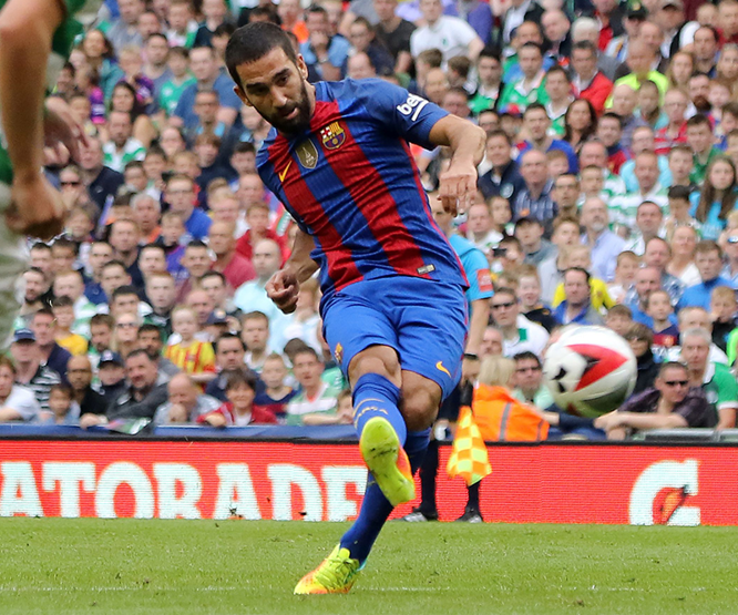 Arda Turan ne gitmek istiyor ne de oynamak