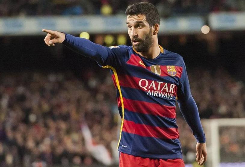 Arda Turan ne gitmek istiyor ne de oynamak