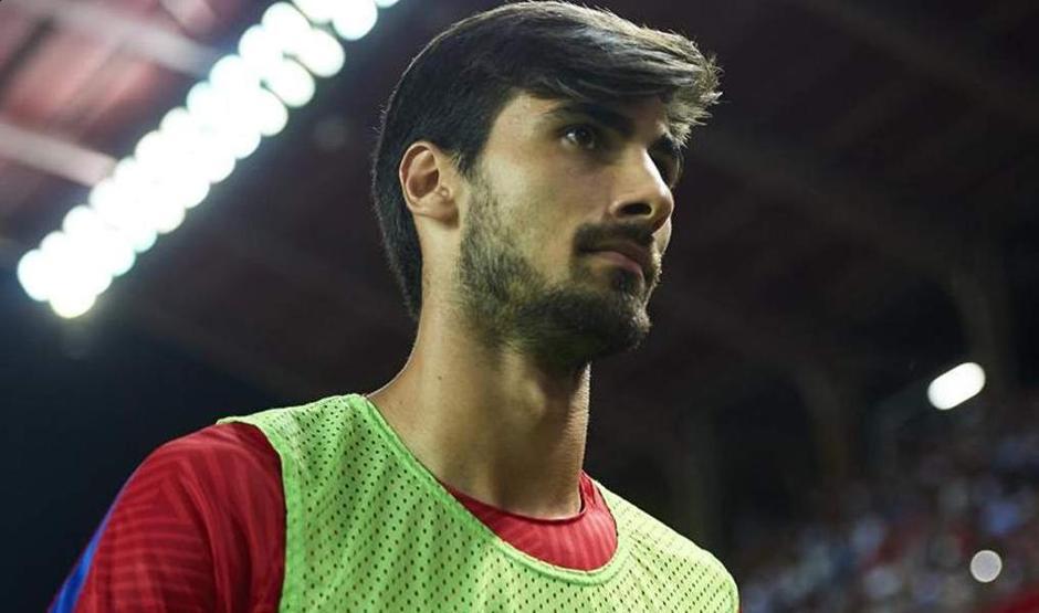Arda Turan ne gitmek istiyor ne de oynamak
