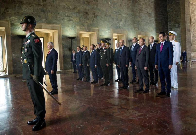 YAŞ üyeleri Anıtkabiri ziyaret etti
