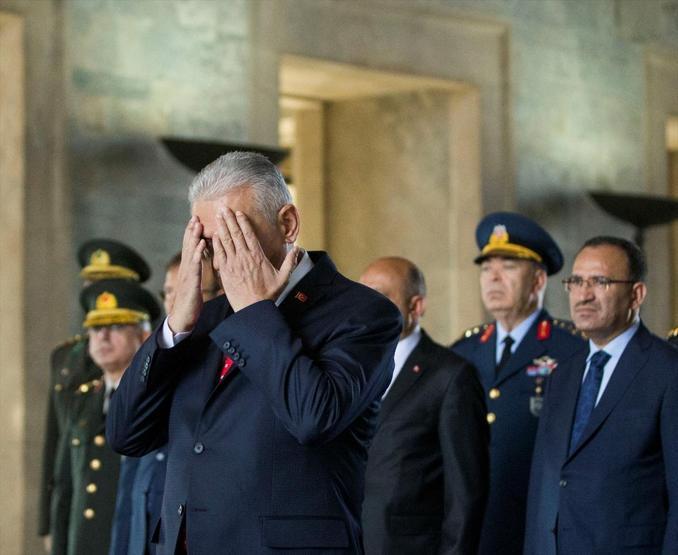 YAŞ üyeleri Anıtkabiri ziyaret etti