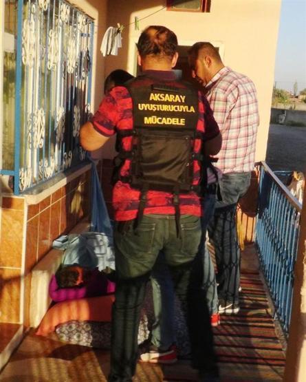Uyuşturucu satıcılarına şafak operasyonu