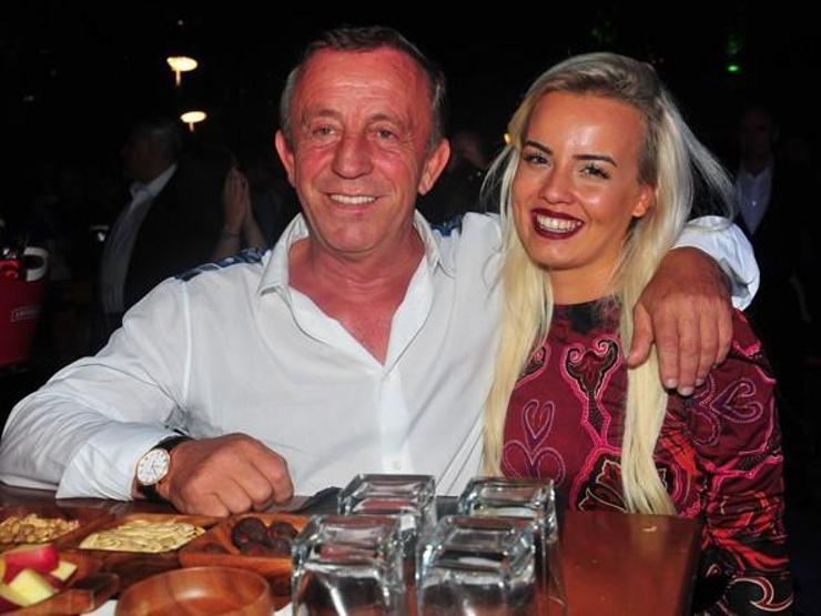 Ali Ağaoğlunun sevgilisindan ayrılık iddialarına fotoğraflı yanıt