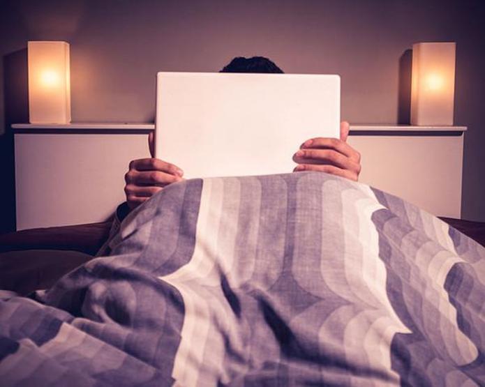 Ne kadar erken porno, o kadar cinsiyetçi erkek
