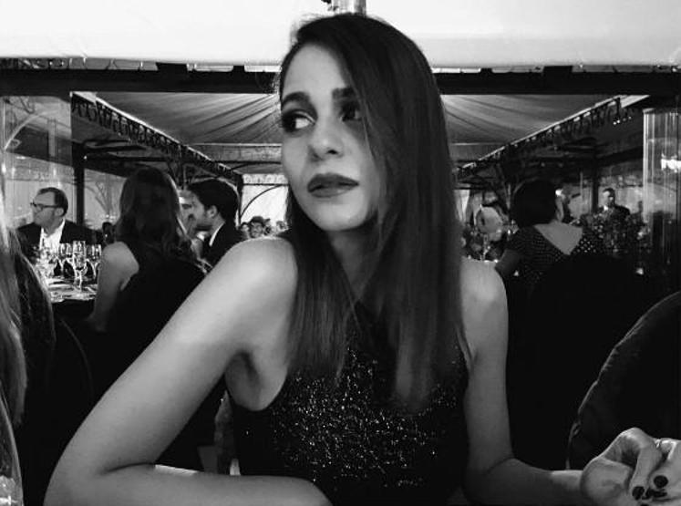 Kalp Atışının Esması Burcu Türünz kimdir