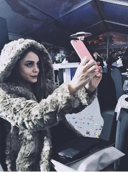 Kalp Atışının Esması Burcu Türünz kimdir