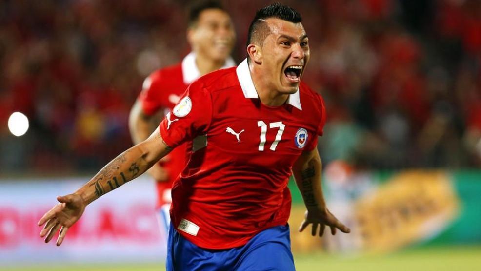 Beşiktaşta savunma hattı arayışı: Medel Beşiktaşa Tamam dedi