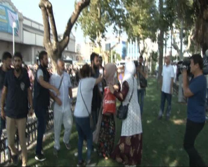 Kadıköyde HDPliler ile polis arasında gerginlik