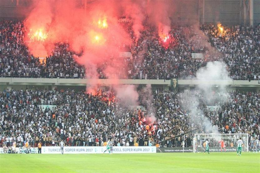 Sahaya kelebek bıçağı atıldı
