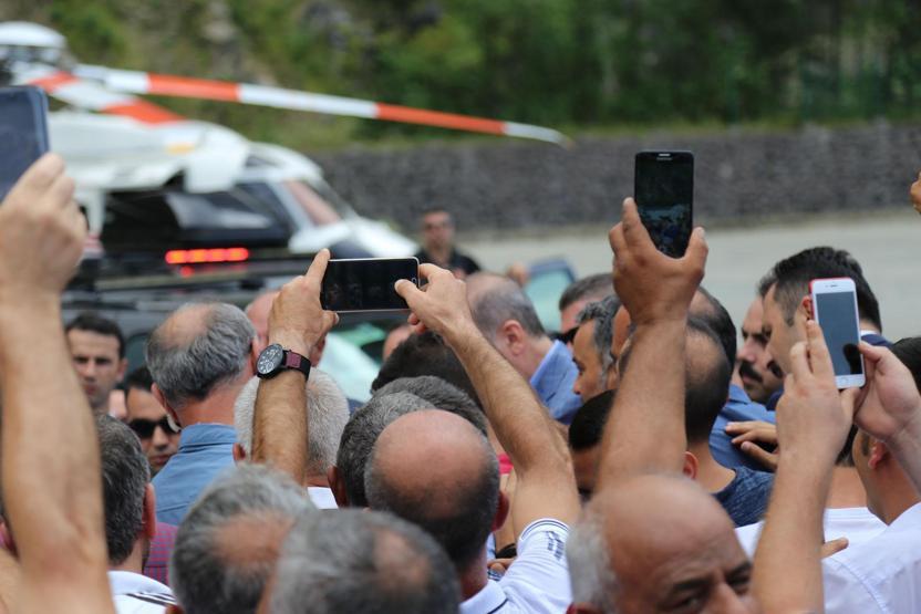 Cumhurbaşkanı Erdoğan’dan Sarp Sınır Kapısı’nda inceleme