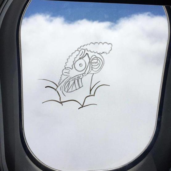 Uçağa her bindiğinde sanat eseri yaratıyor
