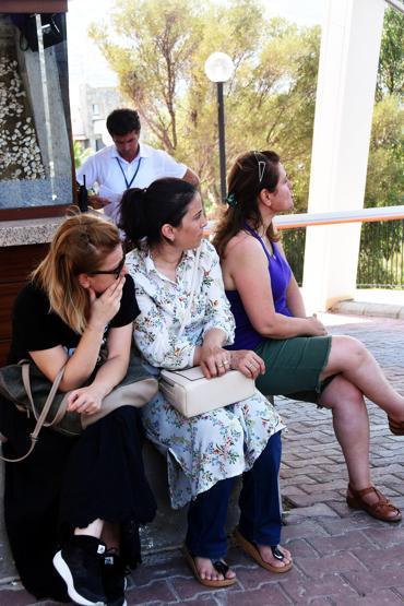 Tatilciler 40 derece sıcaklıkta otel kapısında kaldı