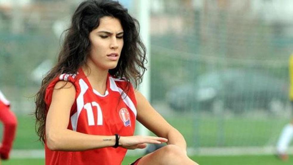 Galatasaraya transfer tepkisi gösteren Serenay Aktaşın fikri değişiyor