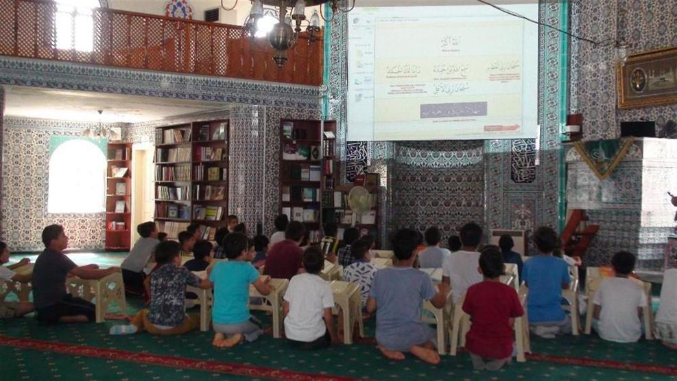 Camiyi soydu, projeksiyon cihazını çaldı