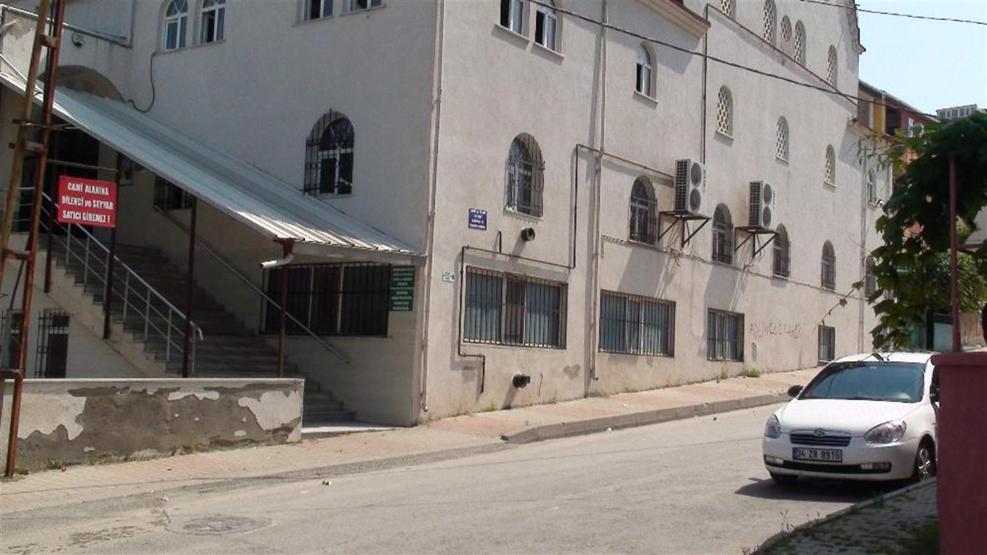 Camiyi soydu, projeksiyon cihazını çaldı