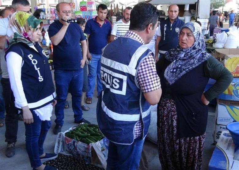Semt pazarına FETÖ baskını: Sebze satarken gözaltına alındı