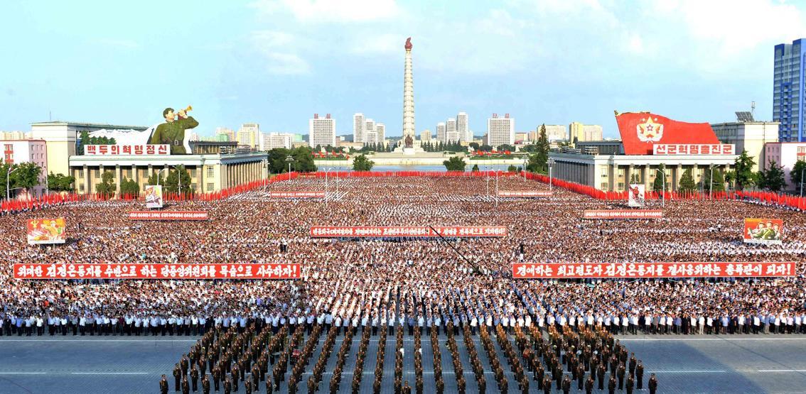 Kuzey Korede Kim Jong Una destek için toplandılar