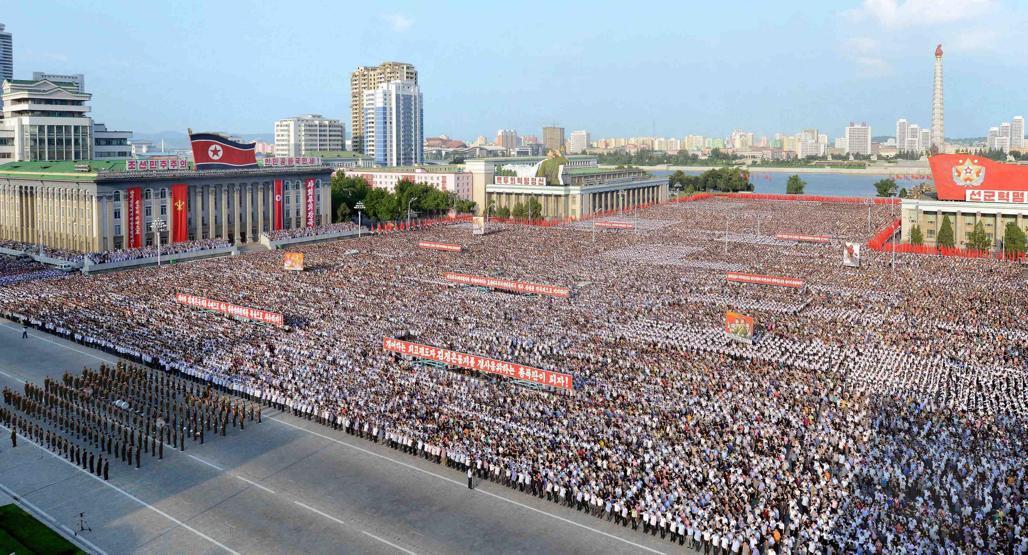 Kuzey Korede Kim Jong Una destek için toplandılar