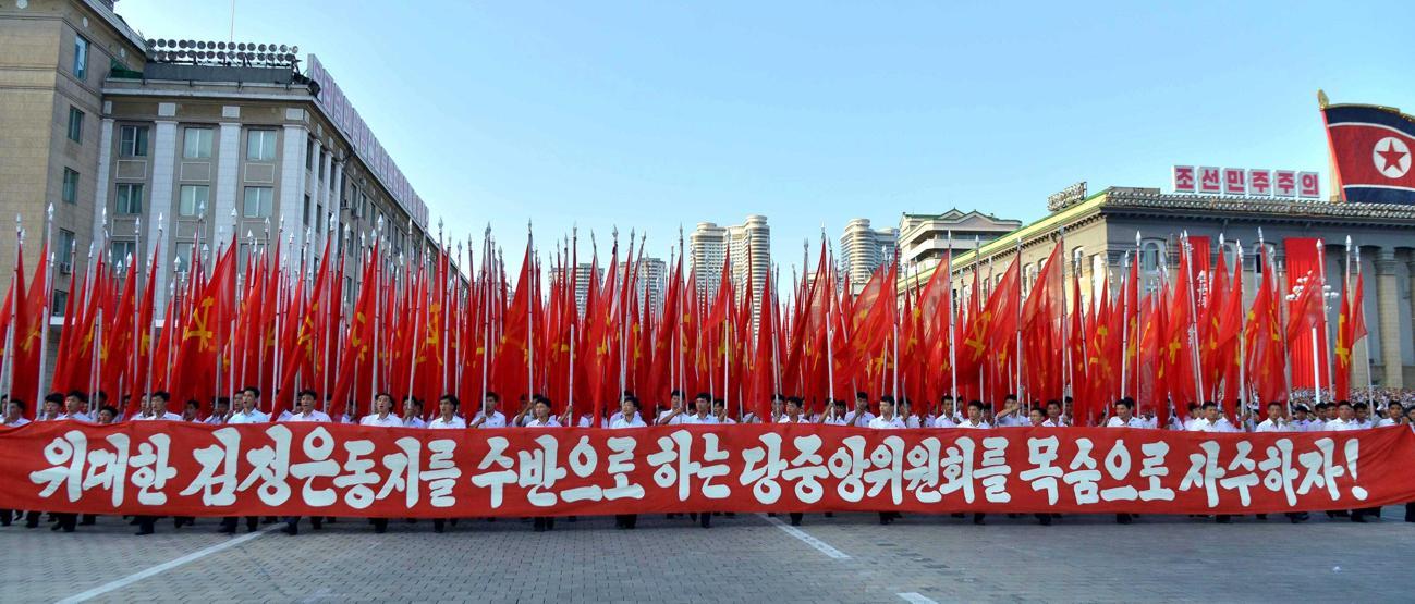 Kuzey Korede Kim Jong Una destek için toplandılar