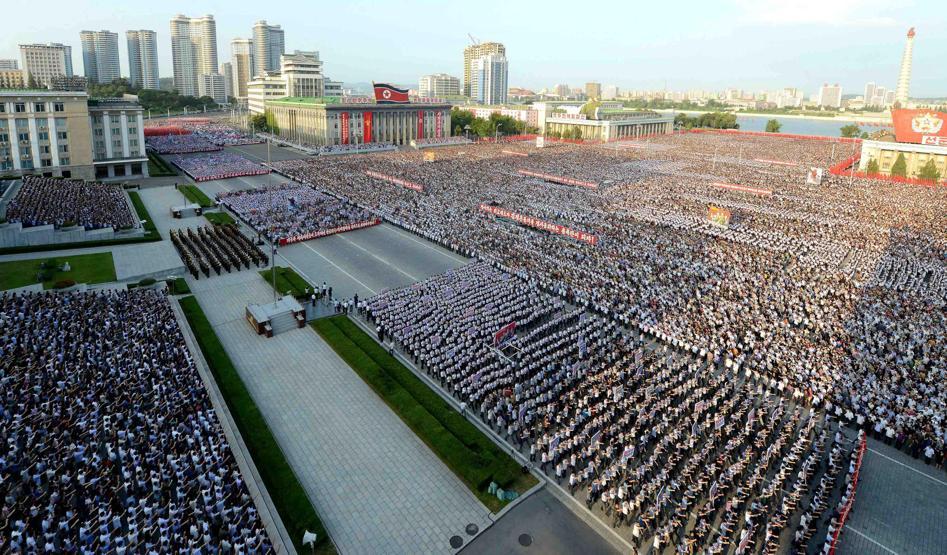 Kuzey Korede Kim Jong Una destek için toplandılar