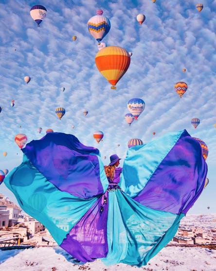 Kadınların mekanlarla birleştiği baş döndüren fotoğraflar