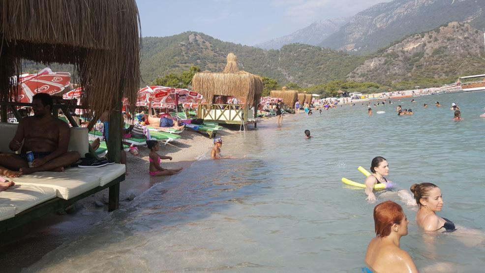 Kumburnu Plajında tepki çeken denize sıfır localar