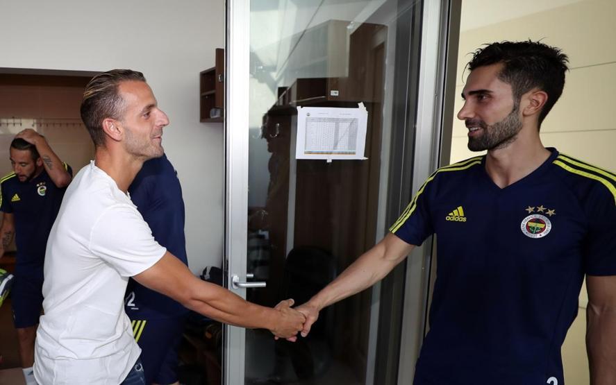 Soldado takım arkadaşlarıyla tanıştı