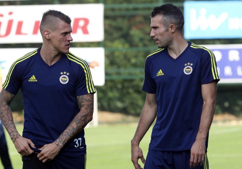 Soldado takım arkadaşlarıyla tanıştı