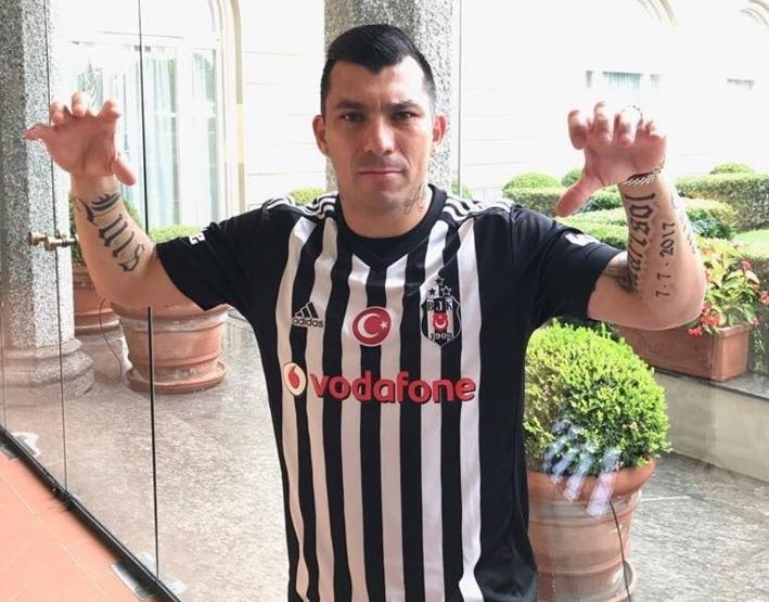 Gary Medel Beşiktaş formasını giydi