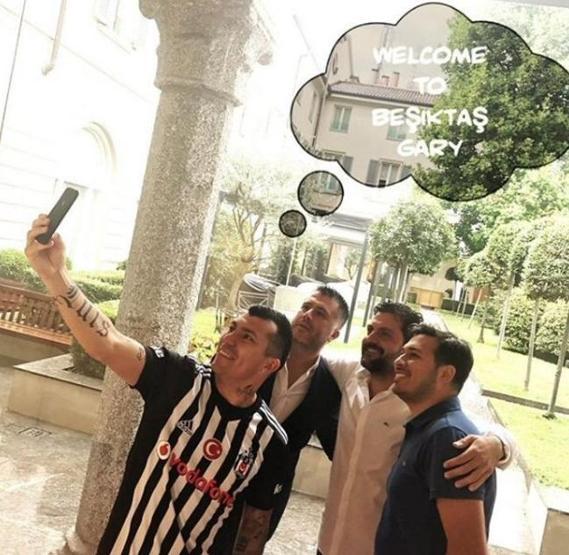 Gary Medel Beşiktaş formasını giydi