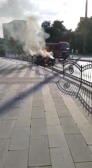Cadde ortasında yandı sürücü şok geçirdi