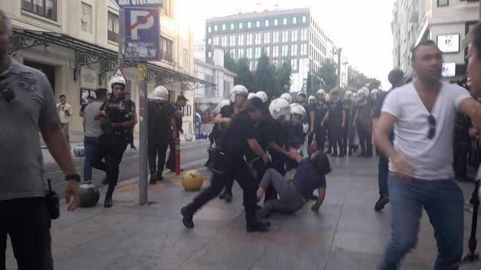 Kadıköydeki Gülmen ve Özakçaya destek eylemine müdahale