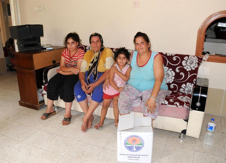 Evden atılan anne ve kızına Vali sahip çıktı