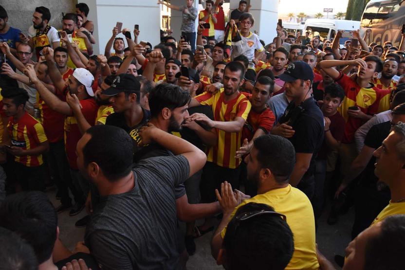 Göztepeye taraftarından coşkulu uğurlama
