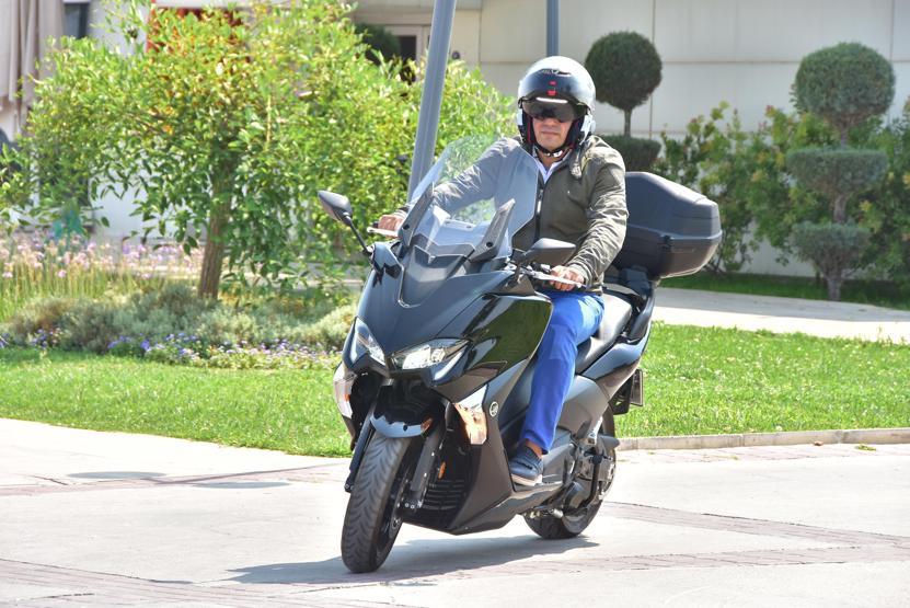 Belediye başkanının makam aracı motosiklet
