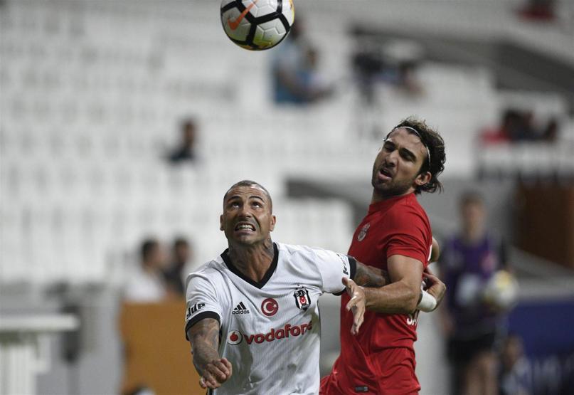 Quaresma Cenke sinirlenmiş