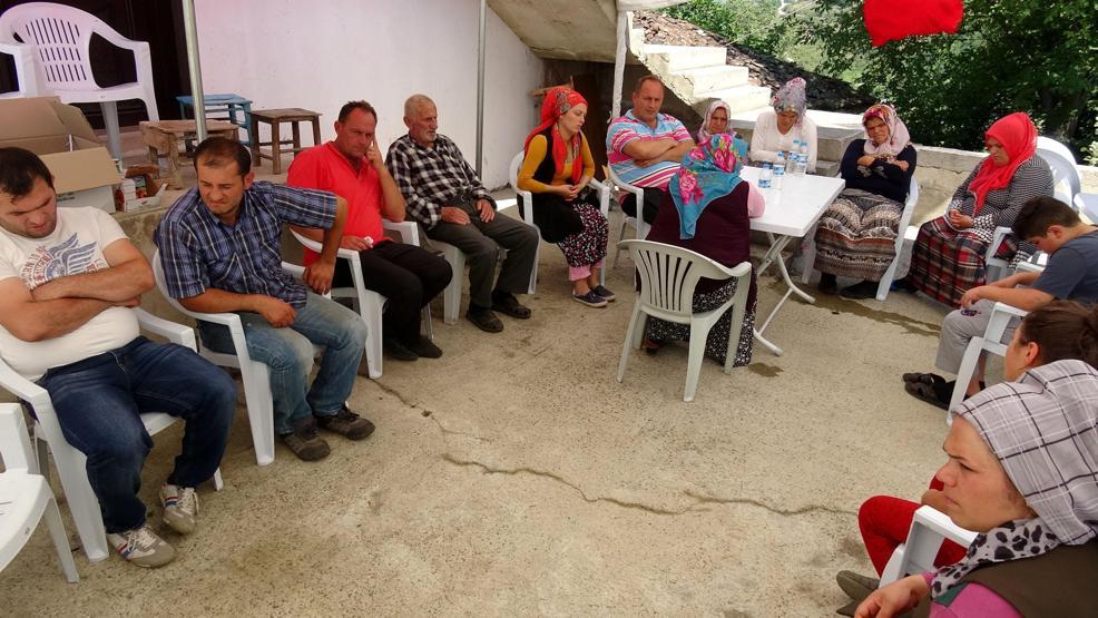Eren Bülbül’ün annesi Ayşe Bülbül: Oğlum askerde şehit olmak istiyordu kapının önünde değil