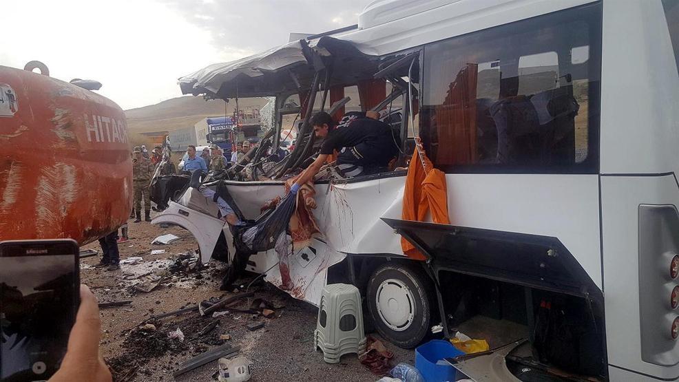 Ağrıda katliam gibi kaza: 7 ölü, 11 yaralı