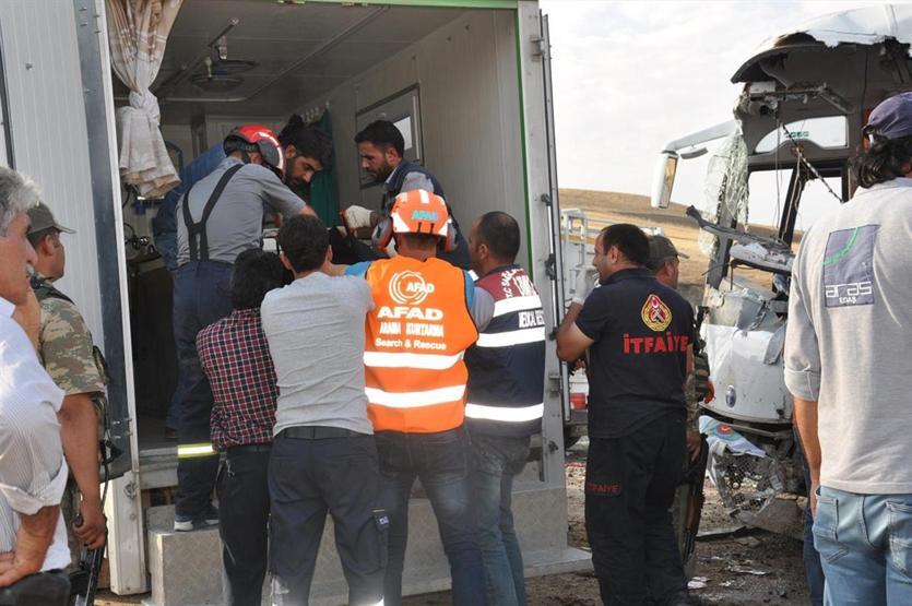Ağrıda katliam gibi kaza: 7 ölü, 11 yaralı