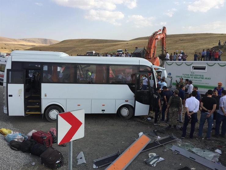 Ağrıda katliam gibi kaza: 7 ölü, 11 yaralı